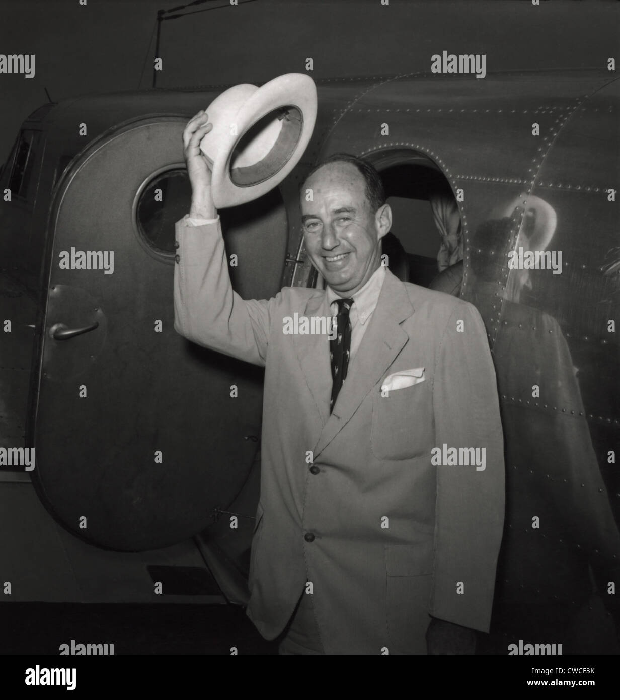 1952 presidential nominee Adlai Stevenson arriving at the Democratic National Convention, Chicago. After his defeat by Stock Photo