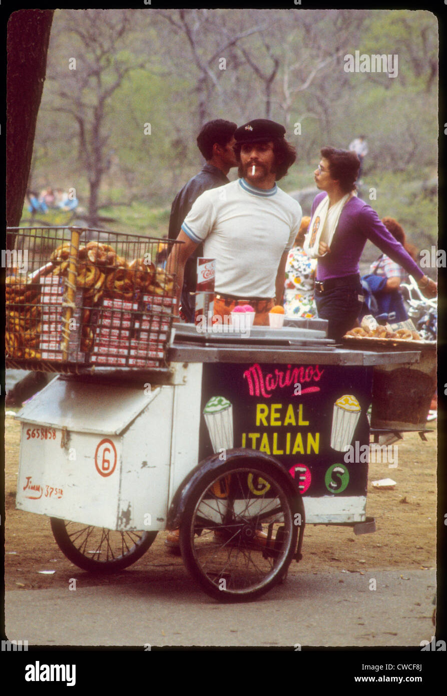 Vendor selling Marinos Real Italiain Ices in Central Park during late 1970s man day time centralpark Stock Photo