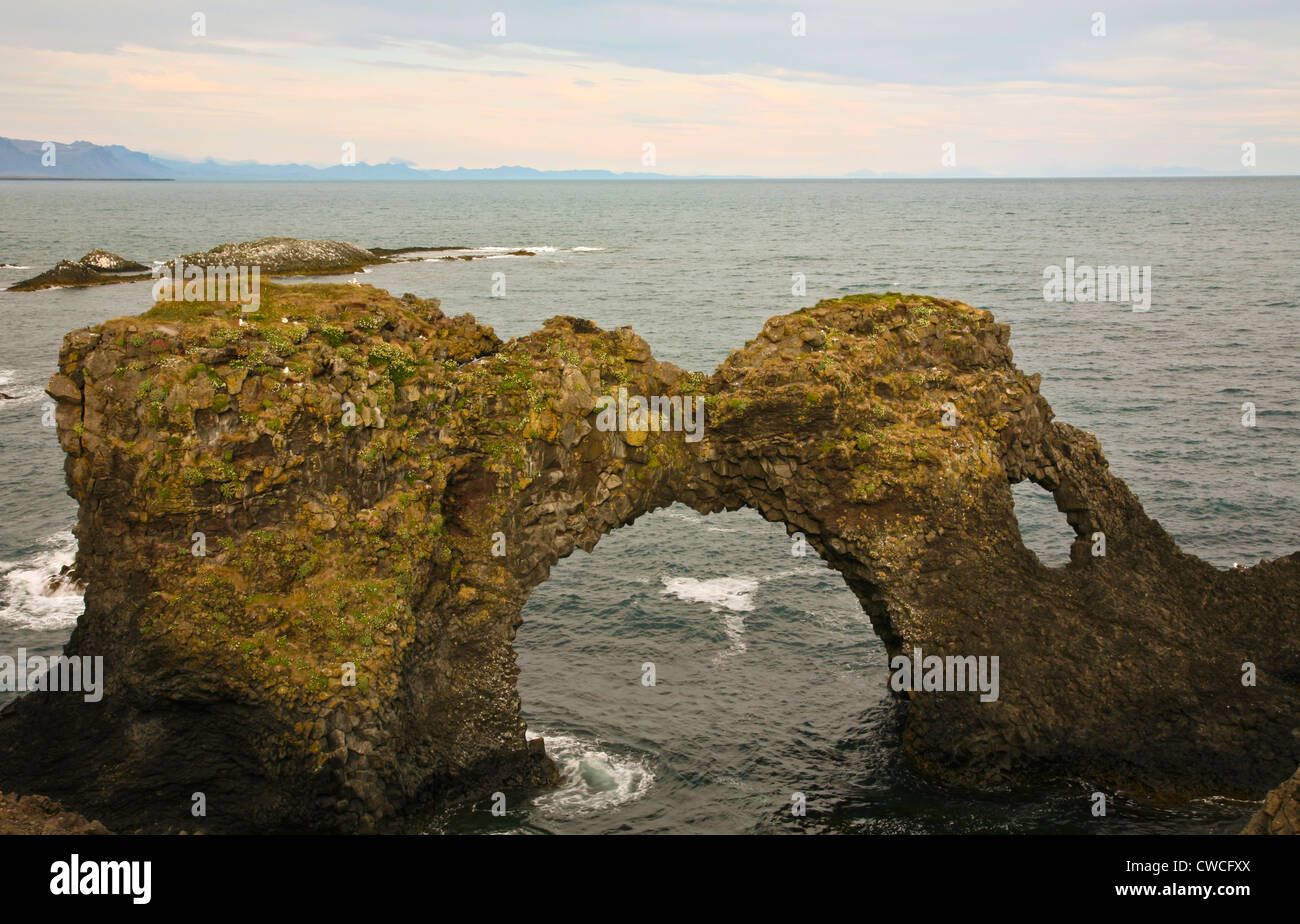 Seascapes with rocks hi-res stock photography and images - Alamy