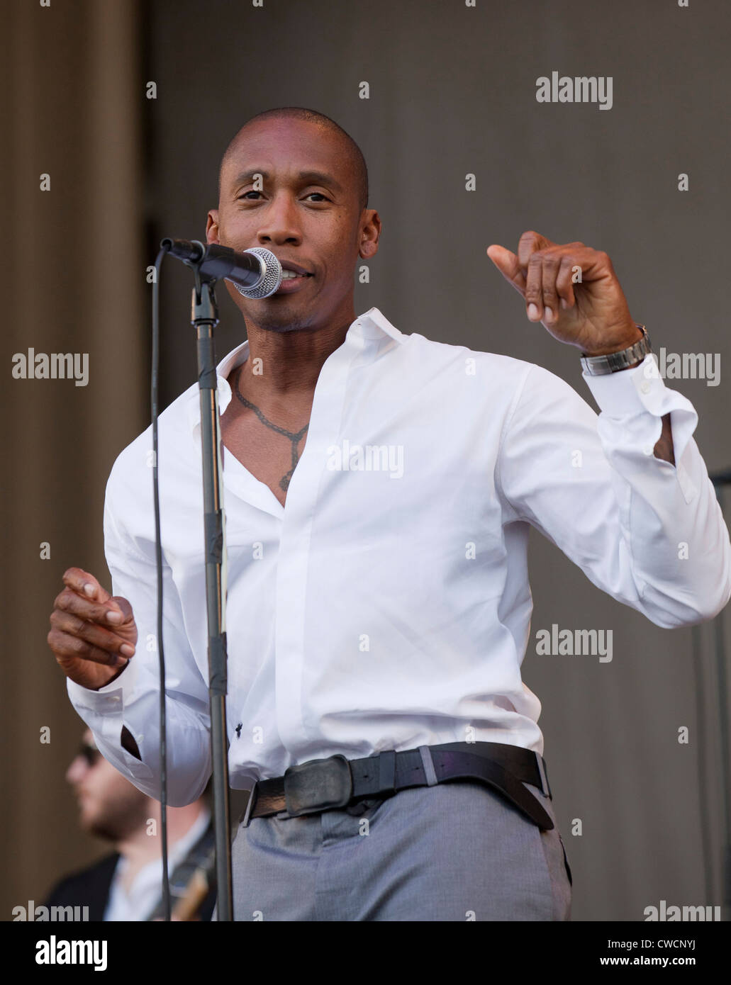 Raphael Saadiq performs during Taste of Chicago Stock Photo - Alamy