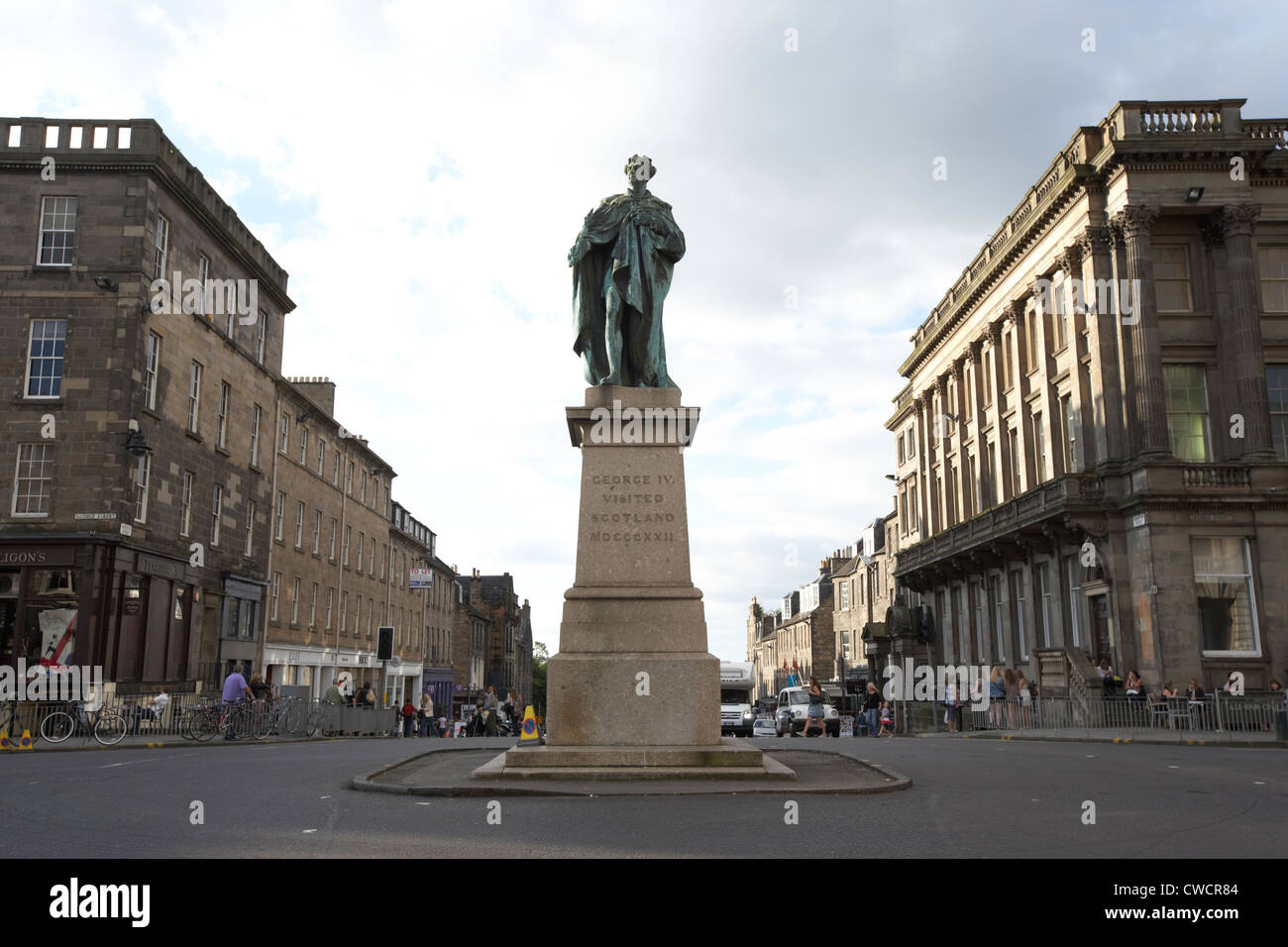 king george iv fourth statue george street and hanover st edinburgh scotland uk united kingdom Stock Photo