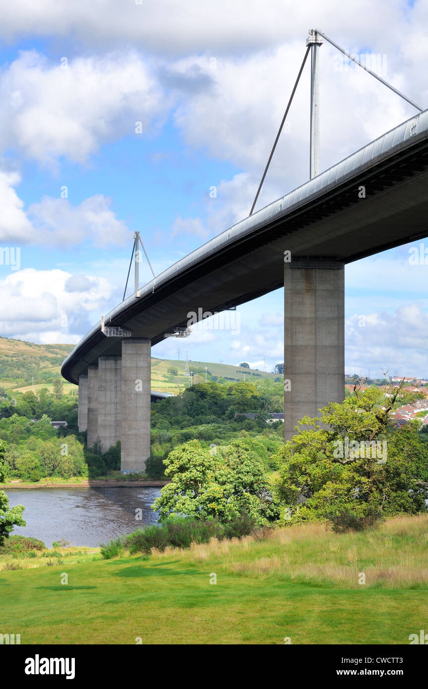 Under the Erskine Bridge, crossing the River Clyde Stock Photo