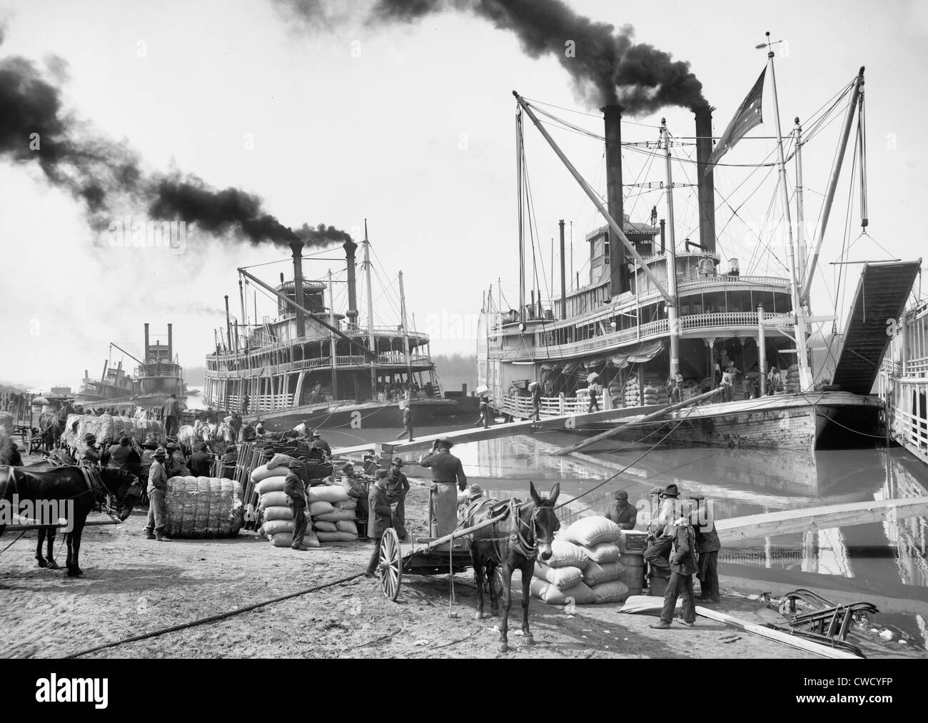 Steamboat landing, Vicksburg, Mississippi, circa 1920 Stock Photo Alamy