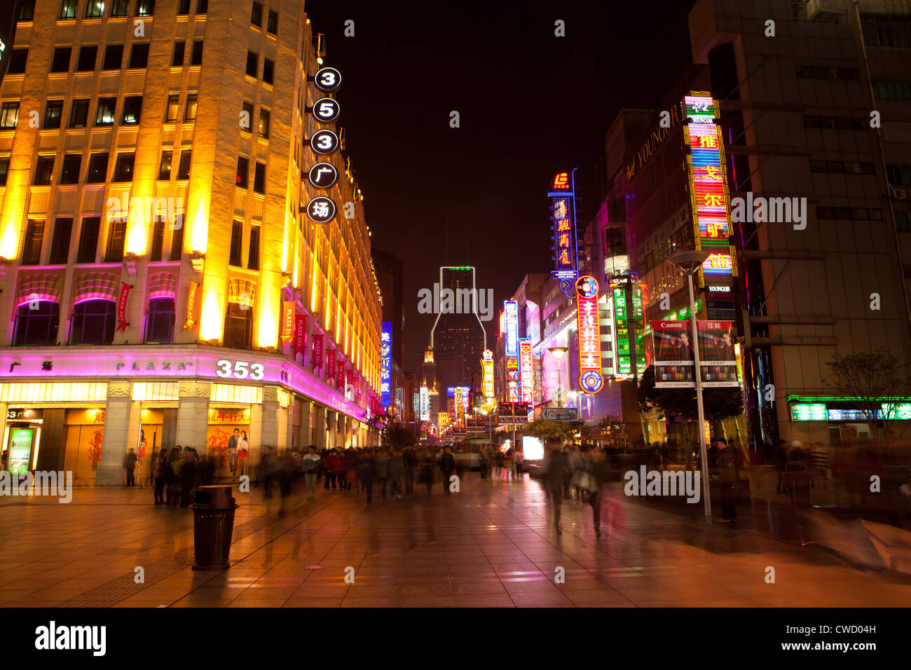 Asian streets night hi-res stock photography and images - Alamy