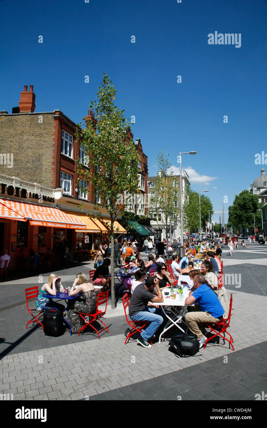 Al fresco dining at Comptoir Libanais restaurant on Exhibition Road, South Kensington, London, UK Stock Photo