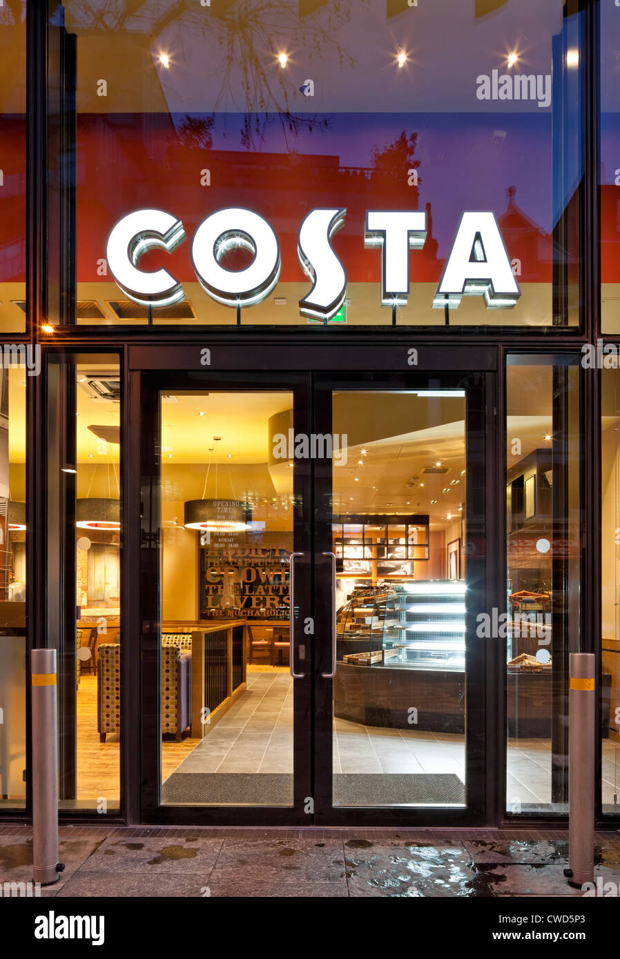 Costa Coffe bar in Tooley Street, London. Stock Photo