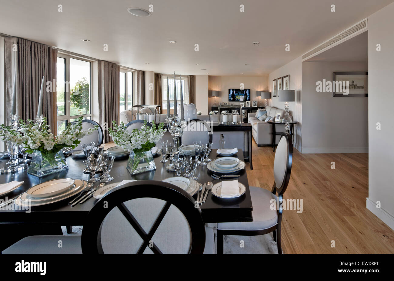 Kew Bridge Road luxury apartments, London Stock Photo Alamy