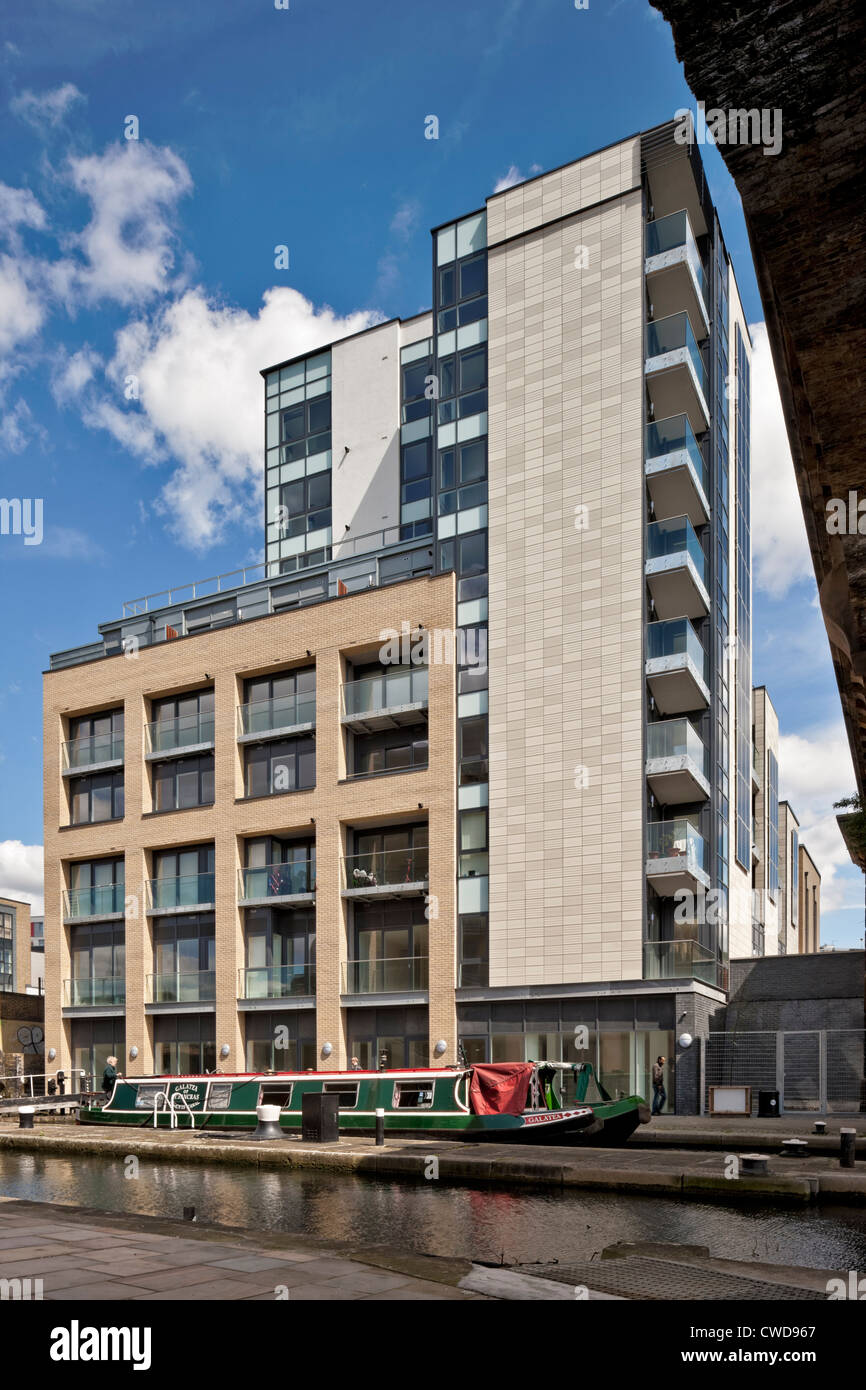 Limehouse Lock apartments in Docklands, London Stock Photo Alamy
