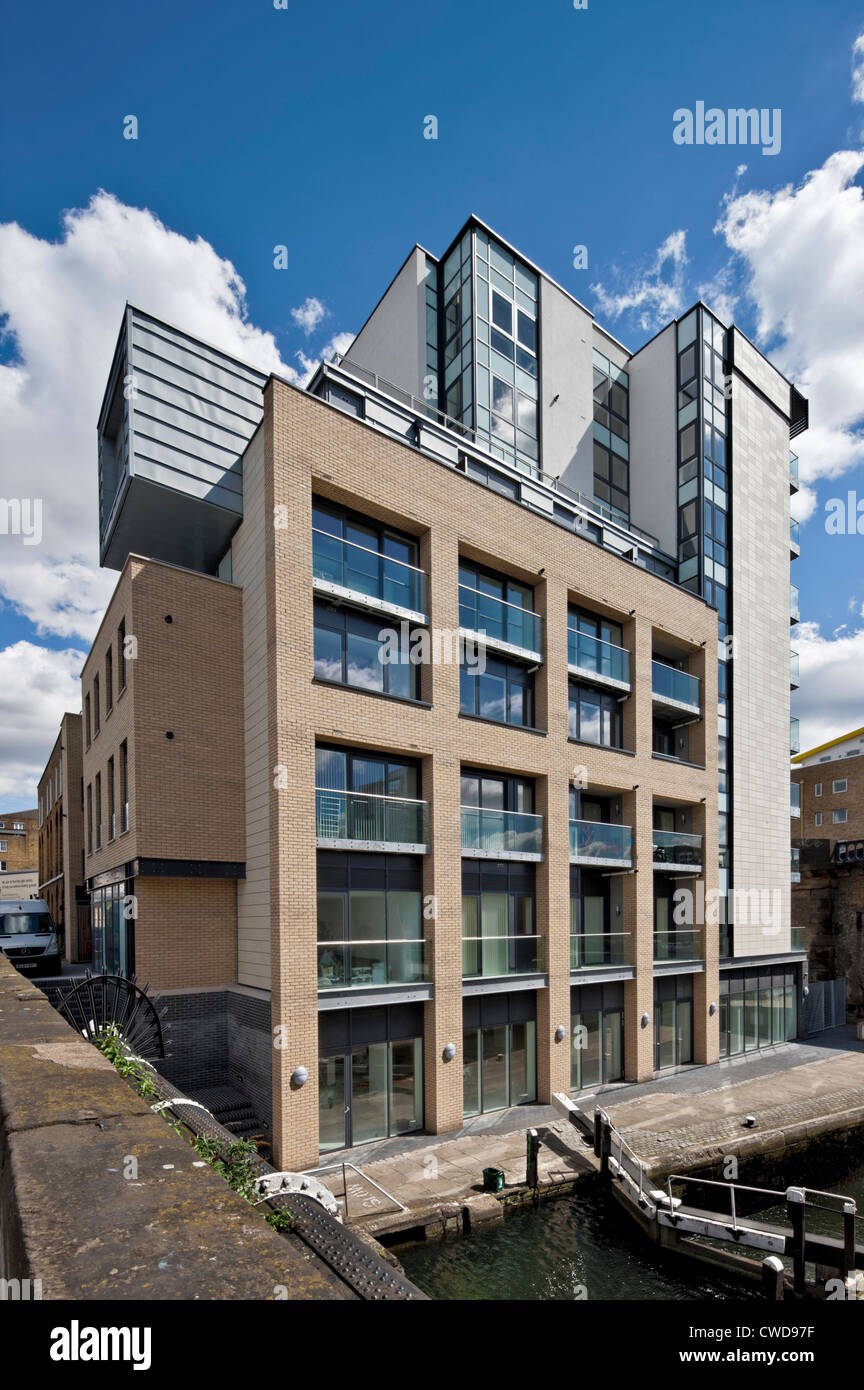 Limehouse Lock apartments in Docklands, London Stock Photo Alamy