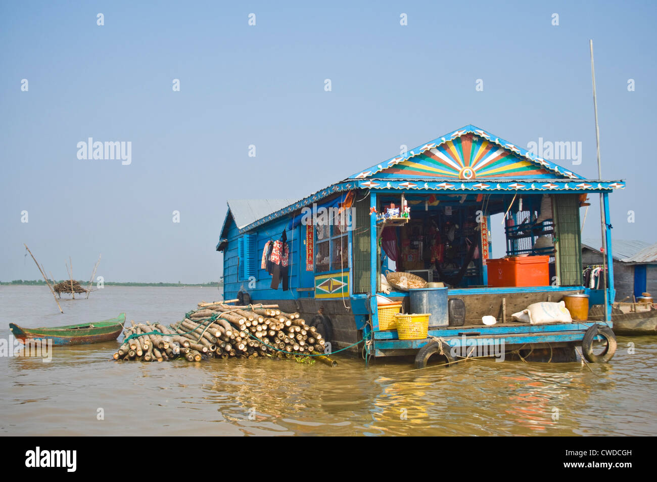 Horizontal wide angle view of the floating houses of Kompong Khleang, the floating village on Tonle Sap Lake in Cambodia Stock Photo