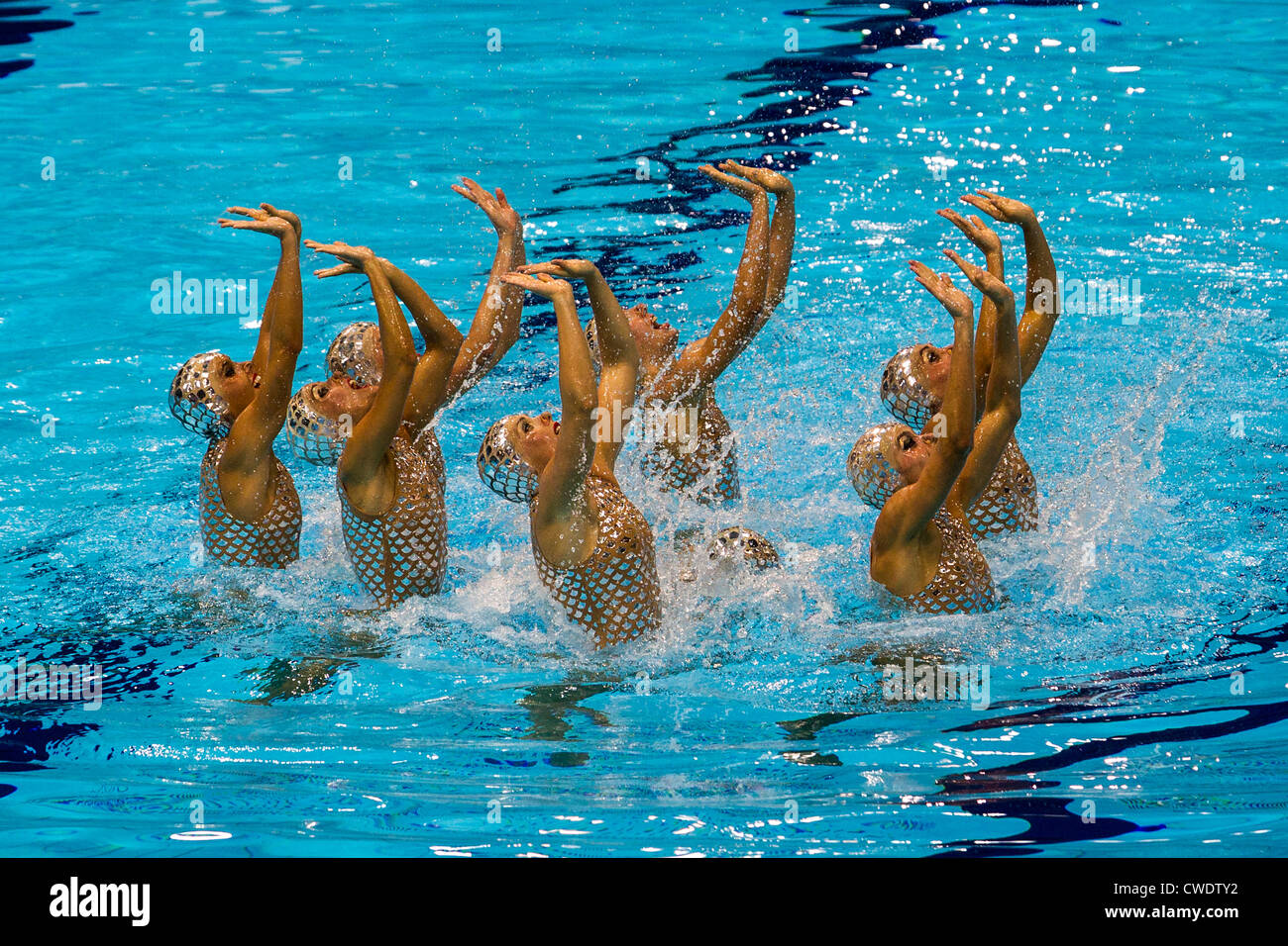 Synchronized swimming and olympics 2012 hires stock photography and