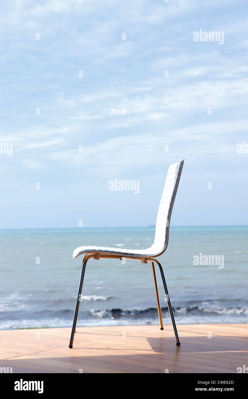 Empty deck chair on dock hi-res stock photography and images - Alamy