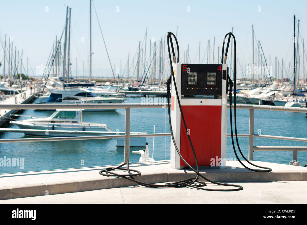 Marina petrol station. Yachts and gas dispenser Stock Photo Alamy