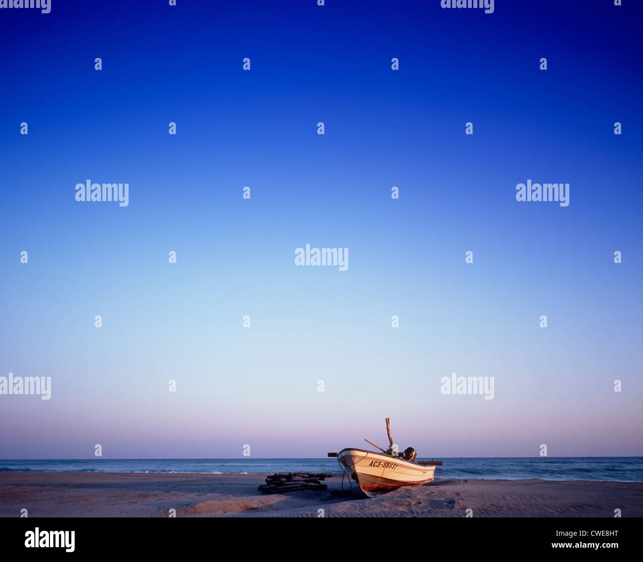 Beach on dusk hi-res stock photography and images - Alamy