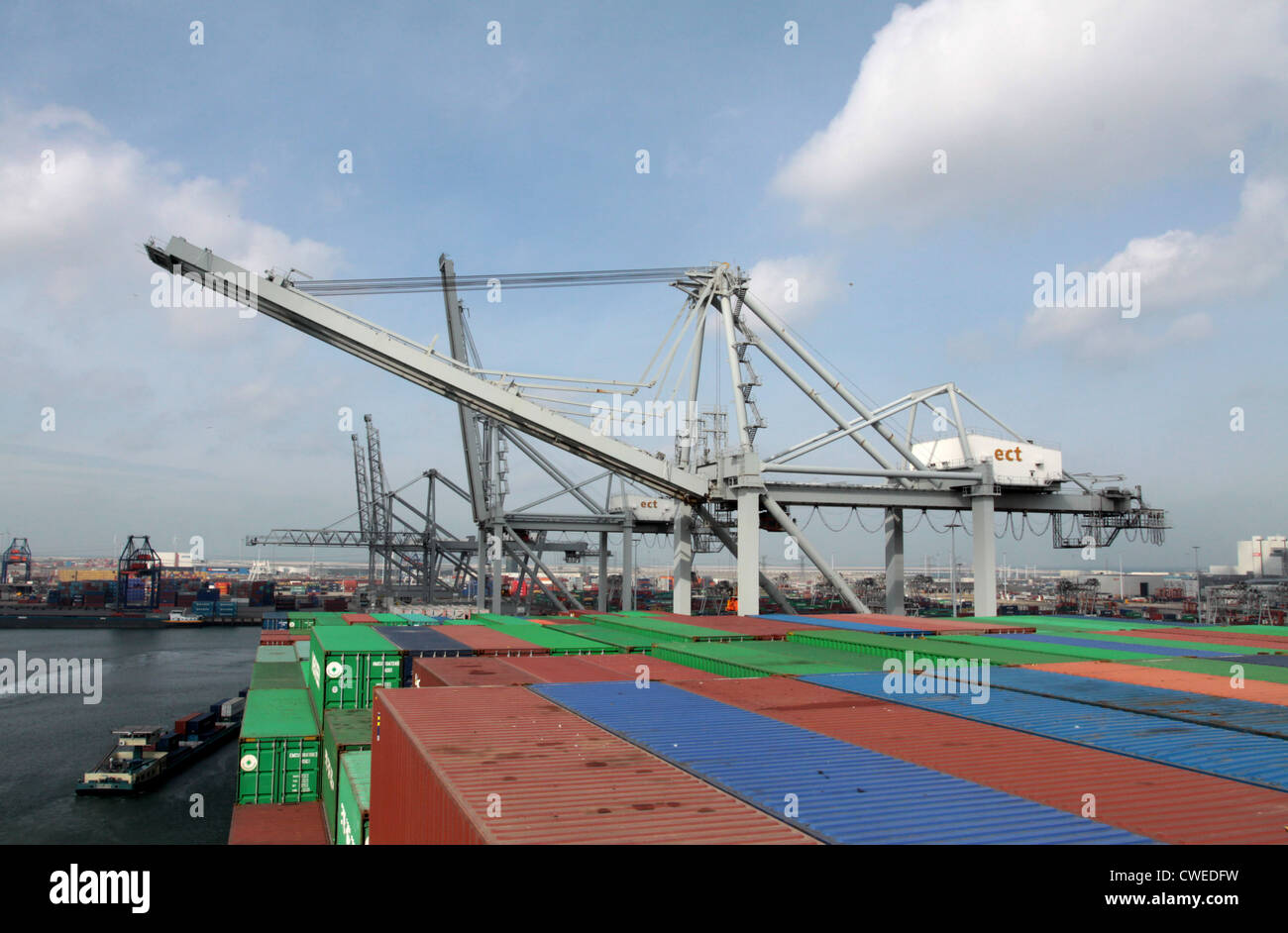Container harbour background hi-res stock photography and images - Alamy