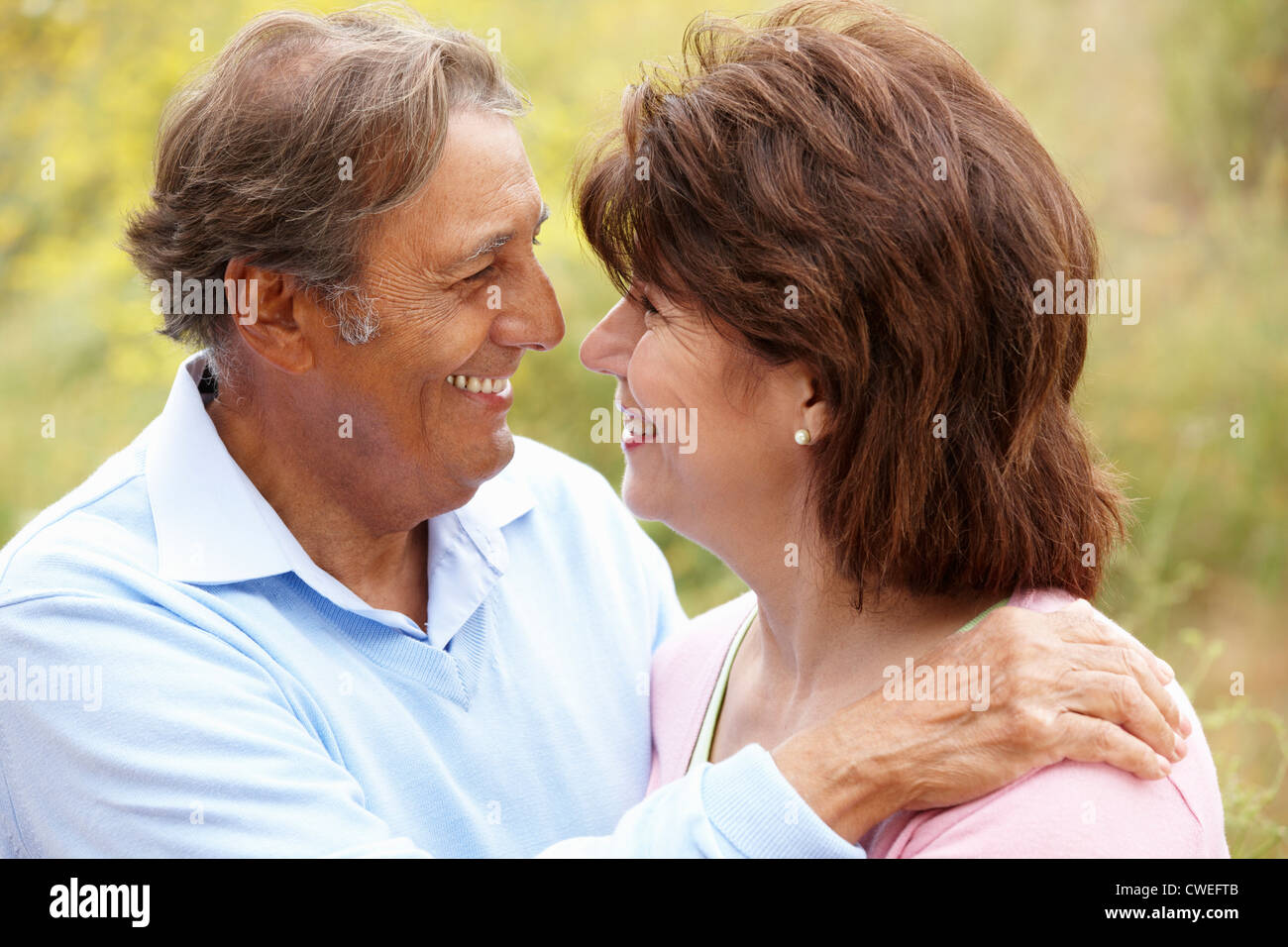 Senior Hispanic couple outdoors Stock Photo - Alamy
