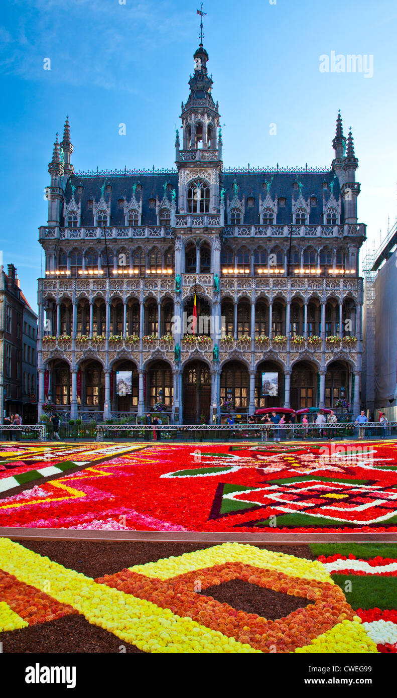 2012 Flower Carpet, Tapis de Fleurs, in front of the Maison du Roi,Broodhuis,Museum in the Grand-Place, Brussels Stock Photo