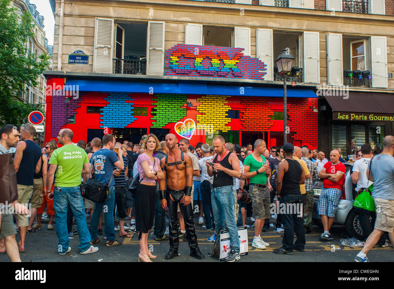 Paris gay bar hi-res stock photography and images - Alamy