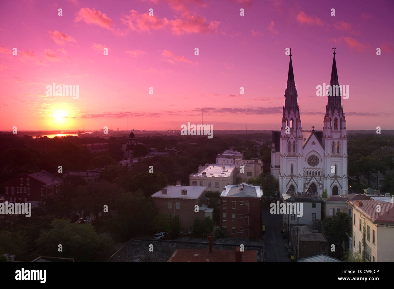 CATHEDRAL OF SAINT JOHN THE BAPTIST SKYLINE SAVANNAH GEORGIA USA Stock ...