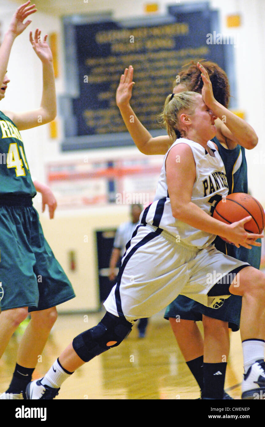 Girls basketball foul hires stock photography and images Alamy