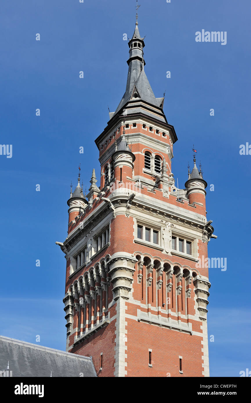 The town hall and belfry at Dunkirk / Dunkerque, Nord-Pas-de-Calais, France Stock Photo