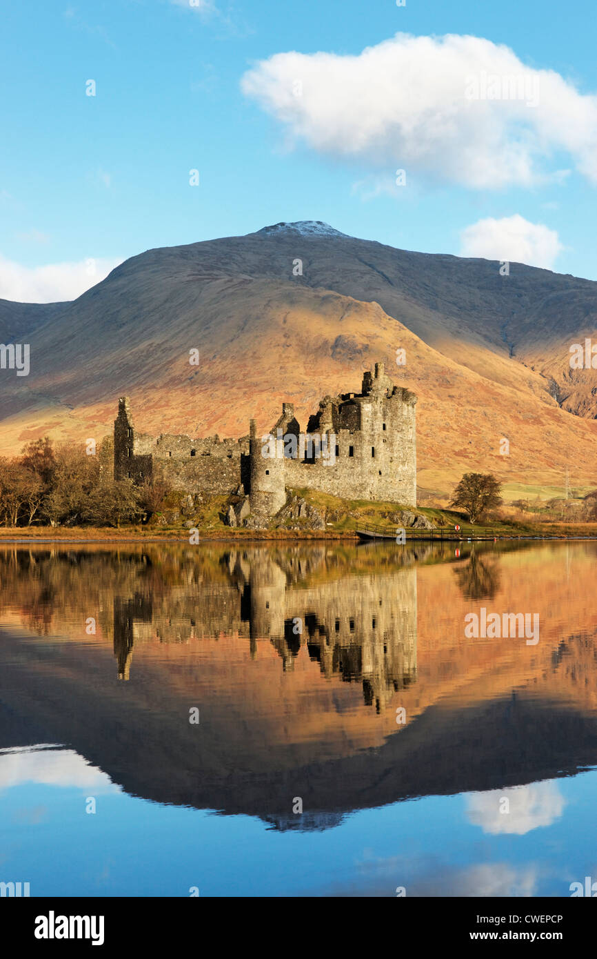 Kilchurn Castle reflected in Loch Awe, near Dalmally, Argyll and Bute, Scotland, UK. Stock Photo