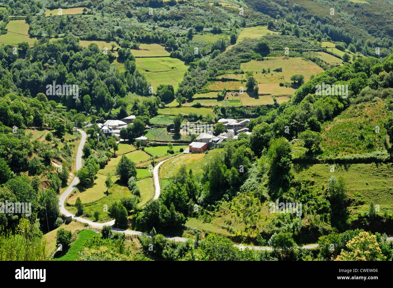 Village and landscape in Romeor, Folgoso do Courel, Galicia, Spain Stock Photo
