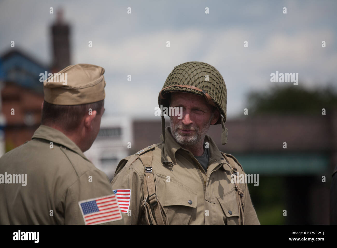 Soldiers on railway hi-res stock photography and images - Alamy
