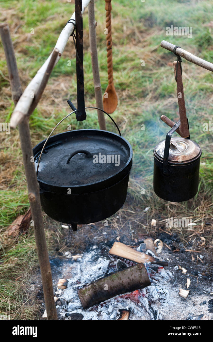 Cast iron cooking pots over hires stock photography and images Alamy