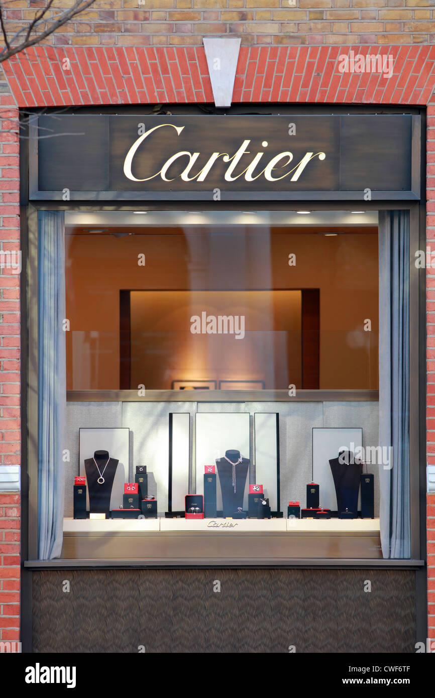 Cartier Window Display Hi Res Stock Photography And Images Alamy