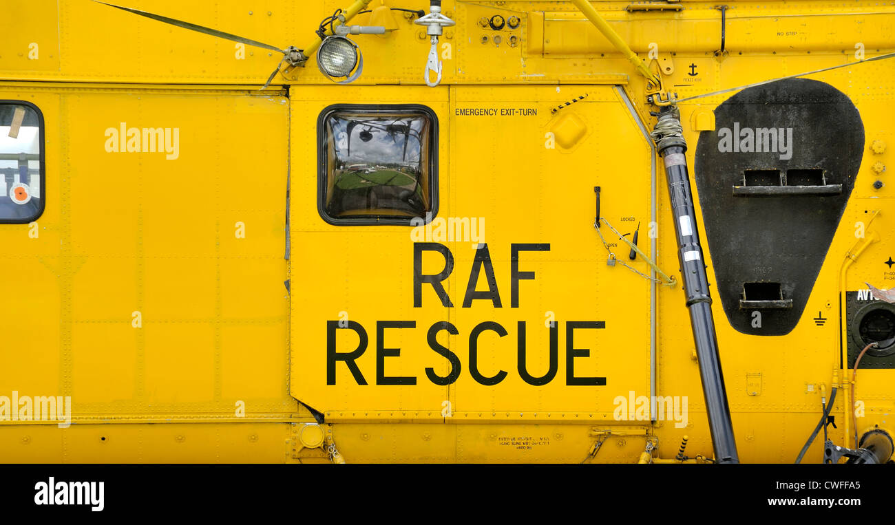 Yellow helicopter uk hi-res stock photography and images - Alamy