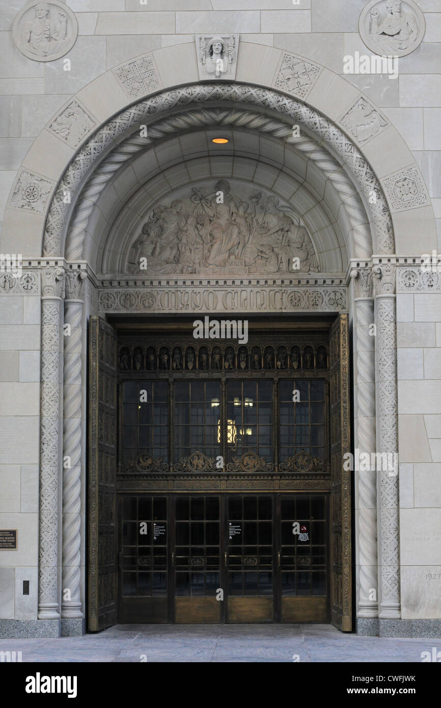 The entry to the Plummer building at the Mayo Clinic in Rochester, Minnesota. Stock Photo