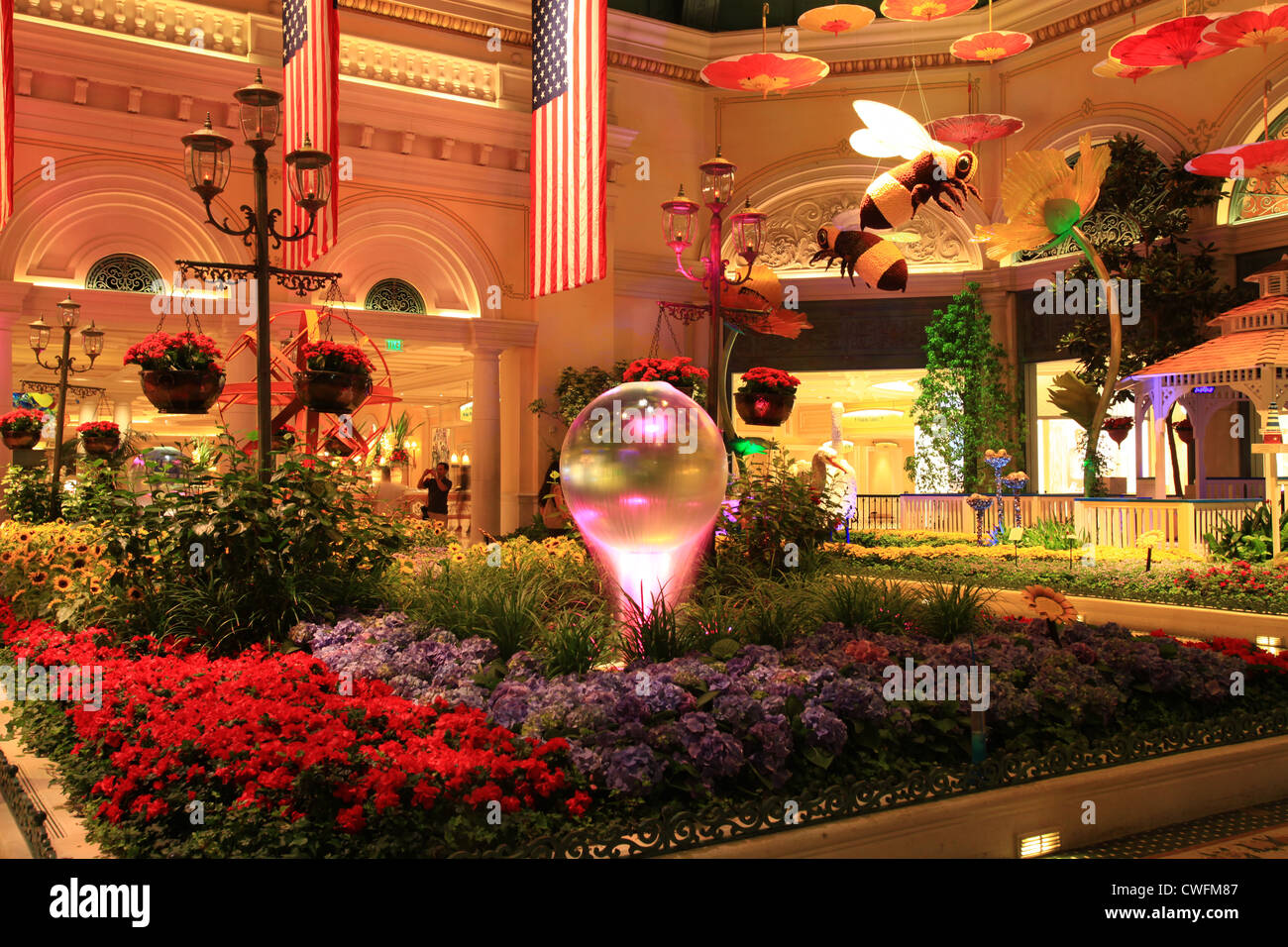 Interior with shops, Louis Vuitton, luxury hotel, casino, Bellagio, Las  Vegas, Nevada, United States Stock Photo - Alamy