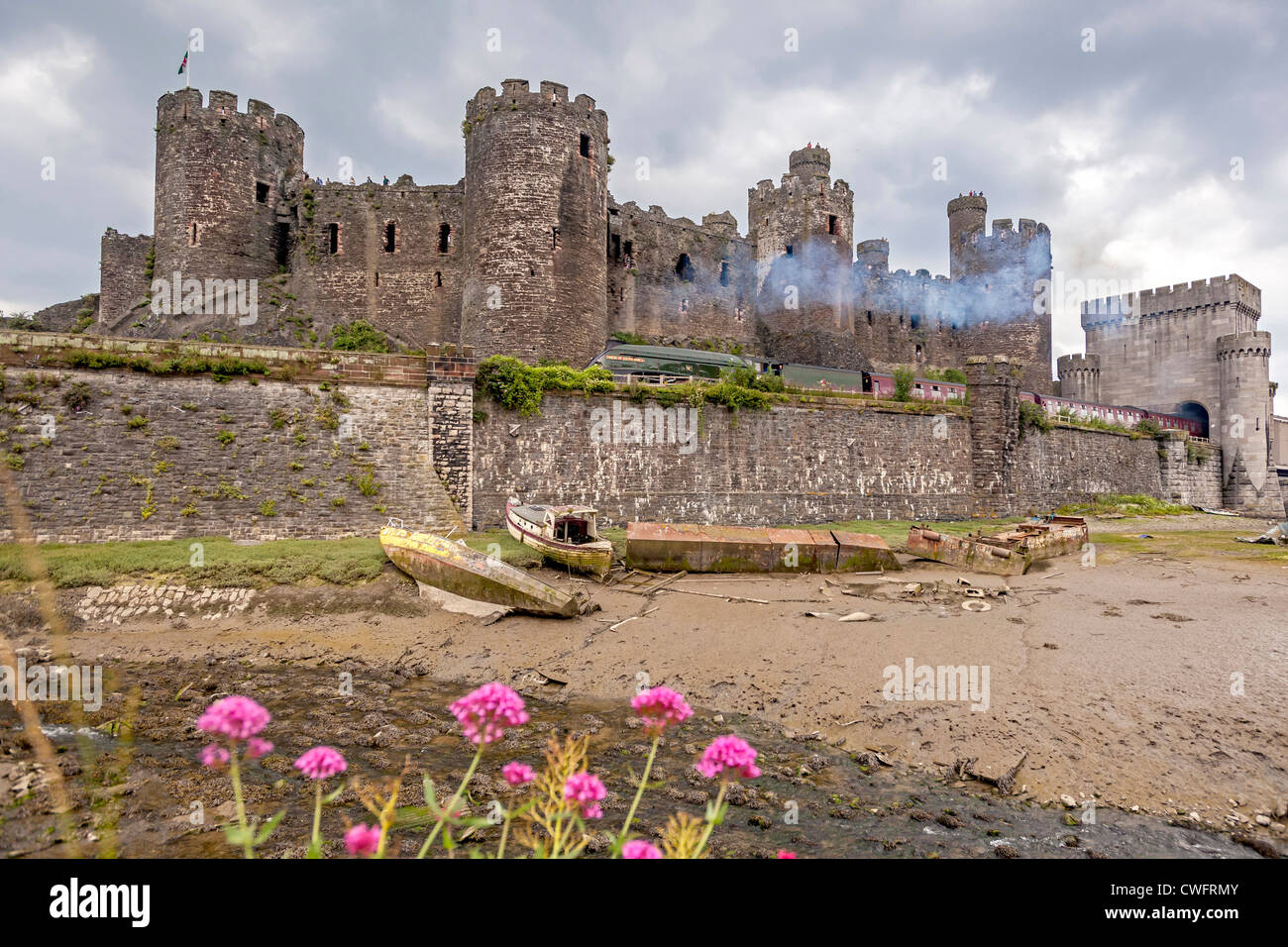 Conwy Castle. Steam train The Union of South Africa Clwyd Stock Photo