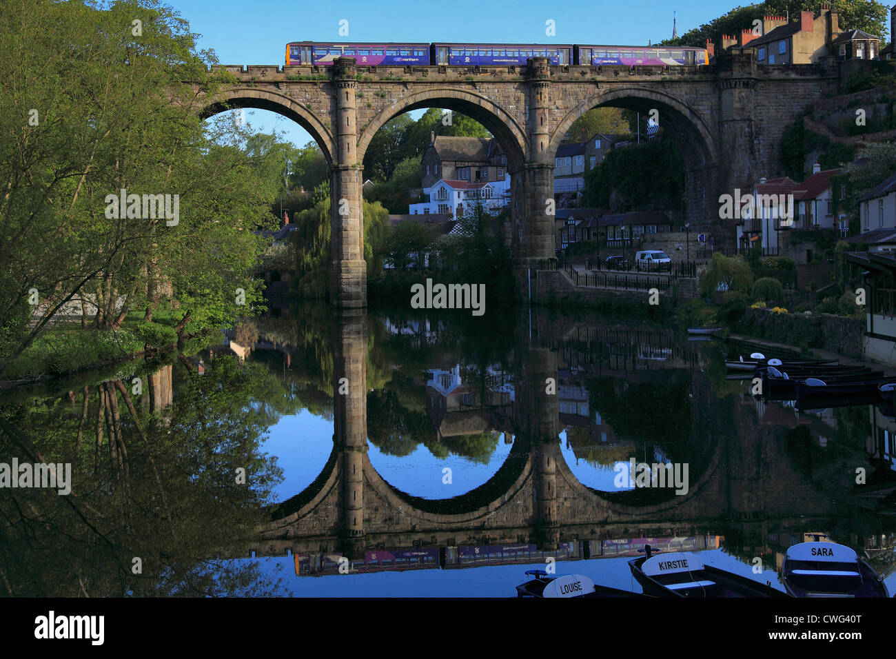 Northern Trains Diesel unit crossing over the Viaduct, river Nidd, Knaresborough town, Yorkshire Dales, England, UK Stock Photo