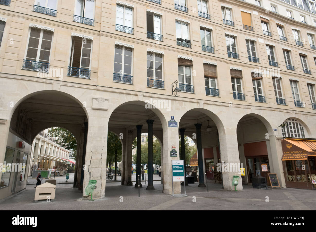 27 Rue De La Ferronnerie 75001 Paris Ferronnerie High Resolution Stock Photography and Images - Alamy