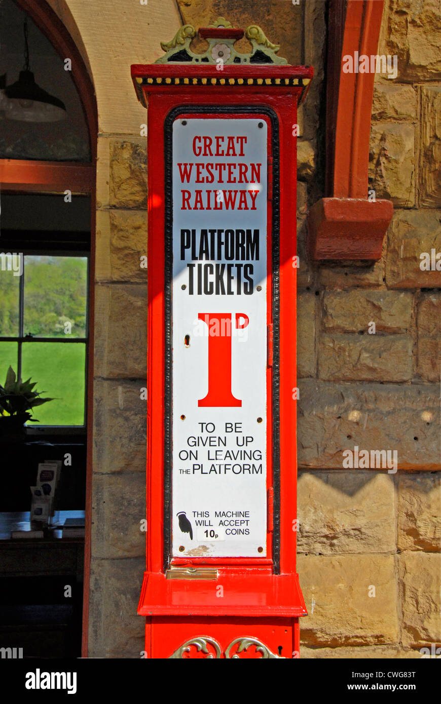 Great Western Railway platform ticket machine Stock Photo