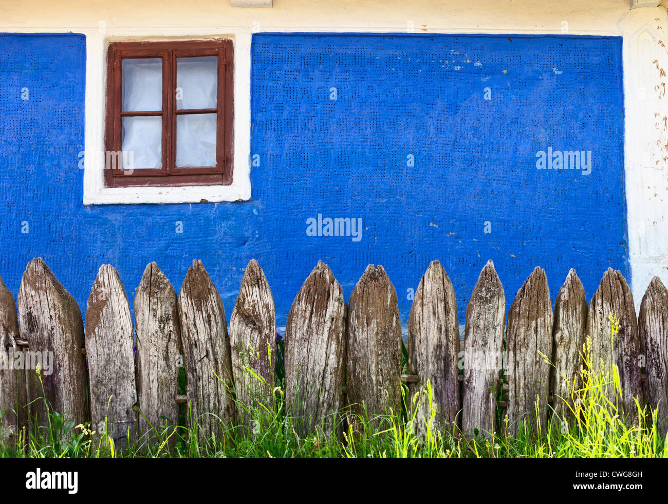 Fence near the old village house. Ukraine, Kiev Stock Photo Alamy