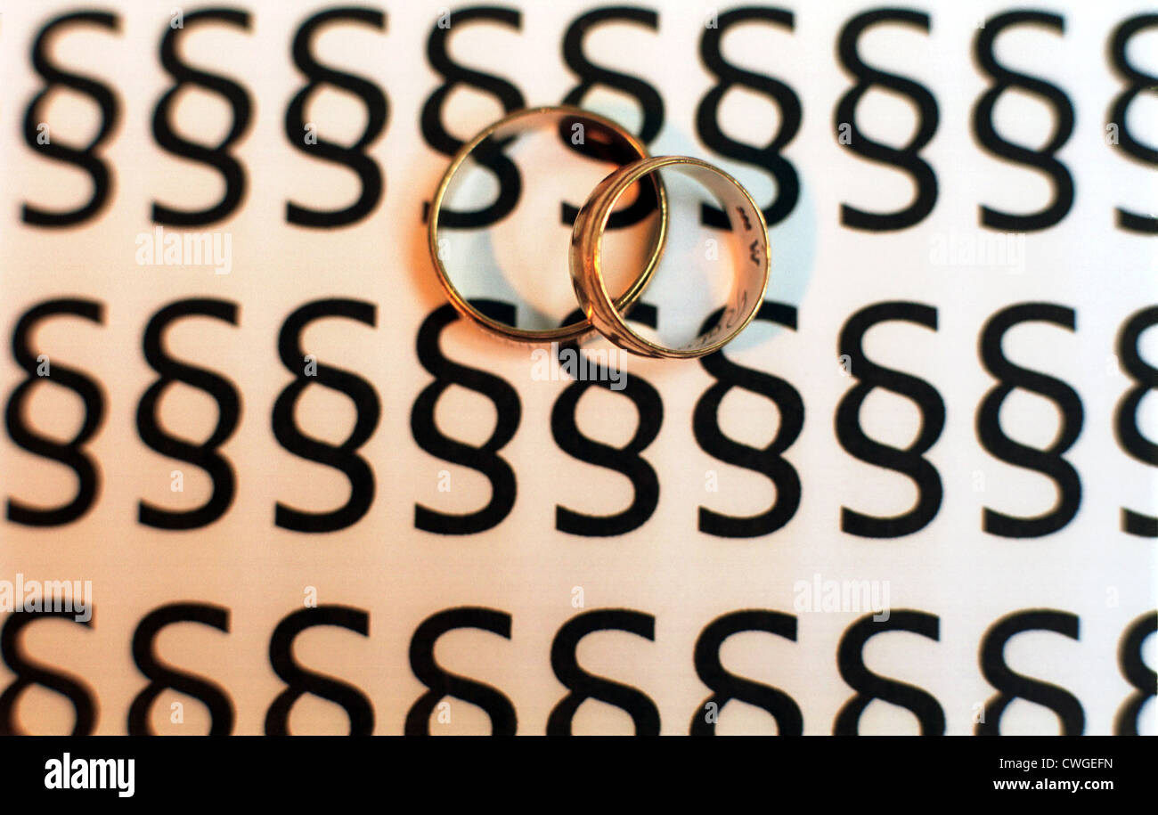 Berlin, wedding rings on paragraph symbols Stock Photo