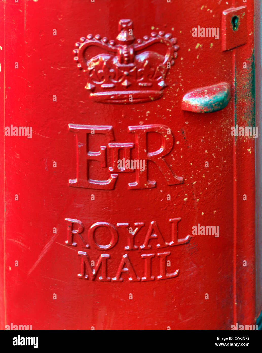 Royal Mail Post Box ER (Elizabeth Regina II) Royal Cypher England Stock Photo