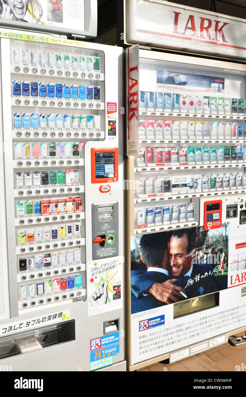 Cigarette vending machine on the streets of Tokyo Stock Photo