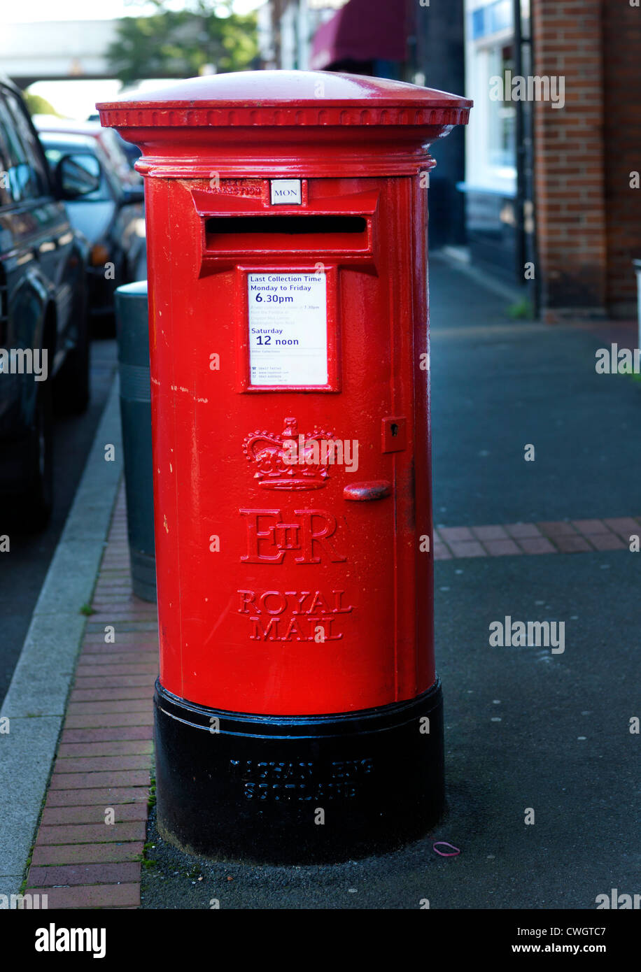 Royal Mail Post Box ER (Elizabeth Regina II) England Stock Photo