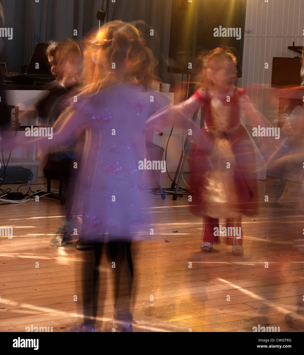 Hokey cokey dance hires stock photography and images Alamy