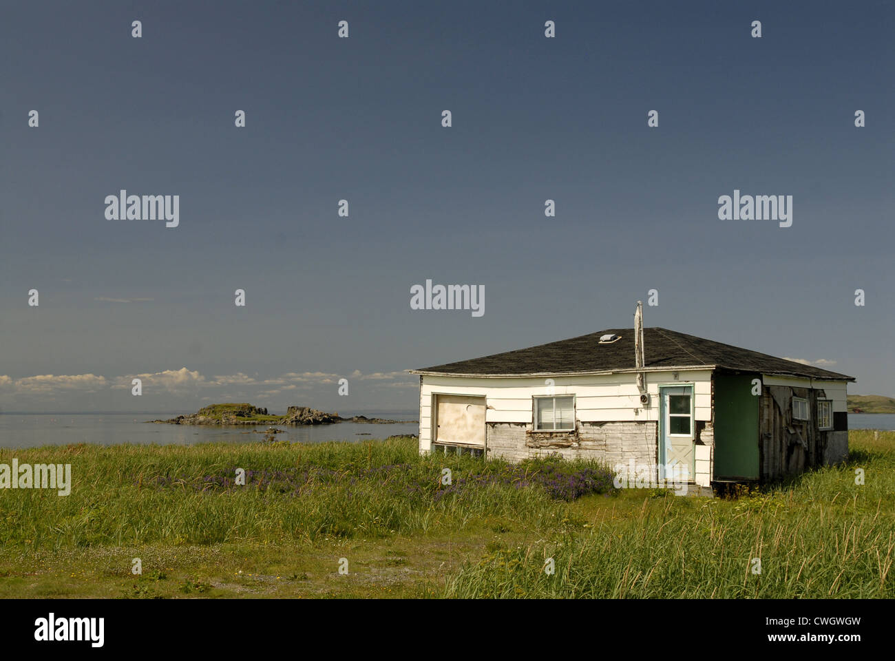 An old house on the coast, Northern Peninsula, Newfoundland Stock Photo