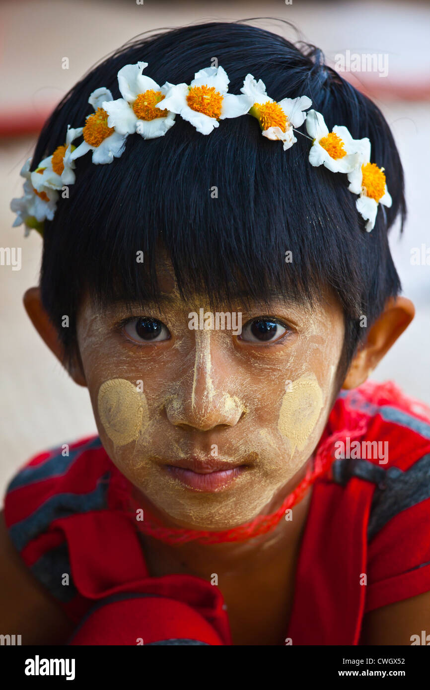Inwa Mandalay girl Burmese face cream Burma girls Stock Photo
