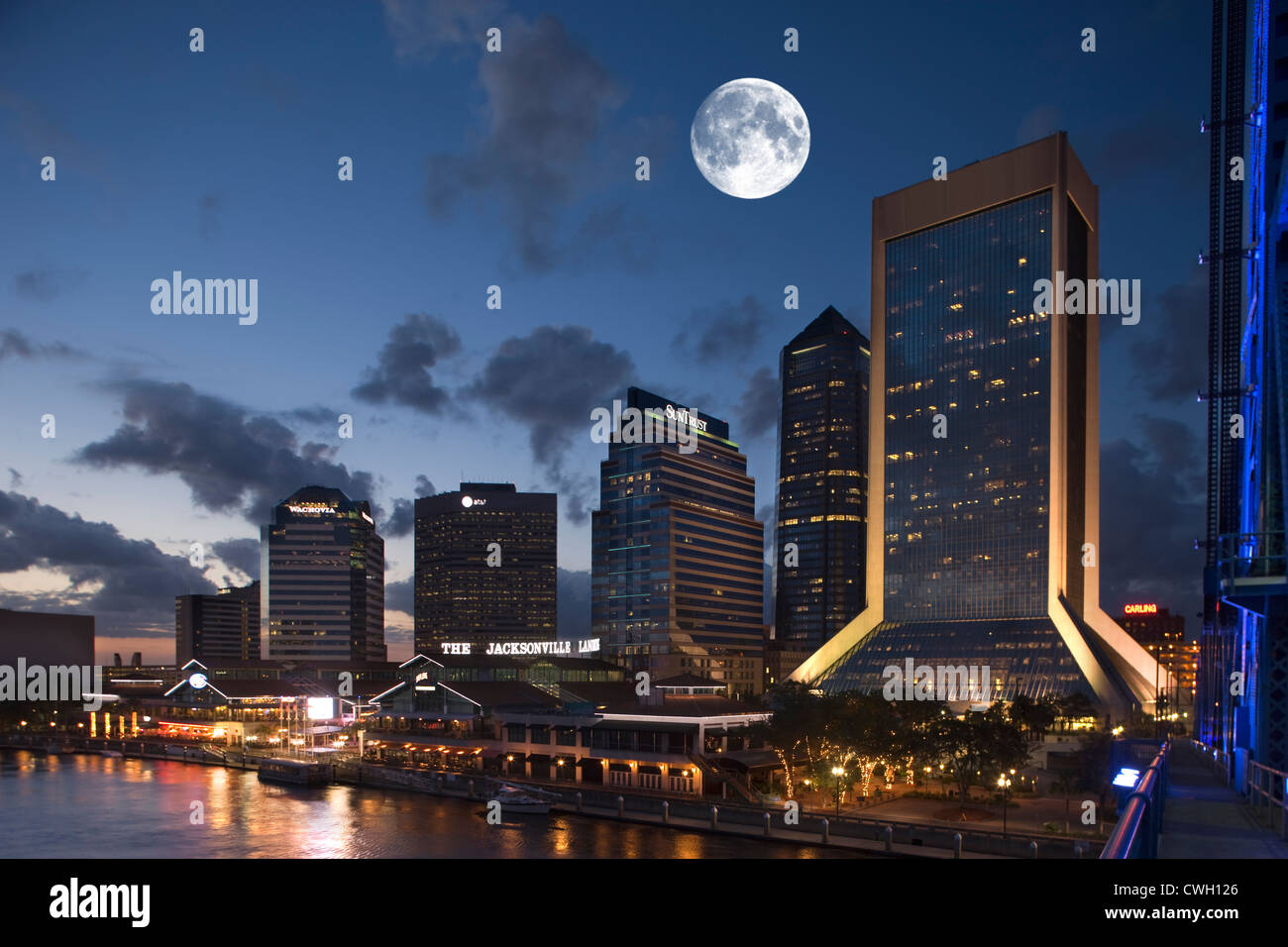 JACKSONVILLE LANDING NORTH BANK WATERFRONT SAINT JOHNS RIVER