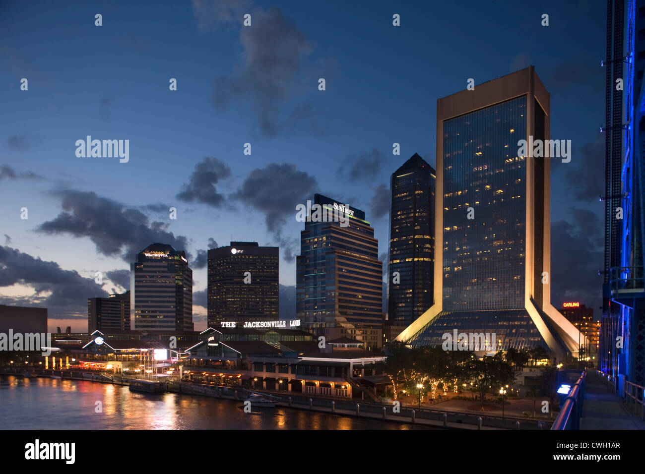 JACKSONVILLE LANDING NORTH BANK WATERFRONT SAINT JOHNS RIVER