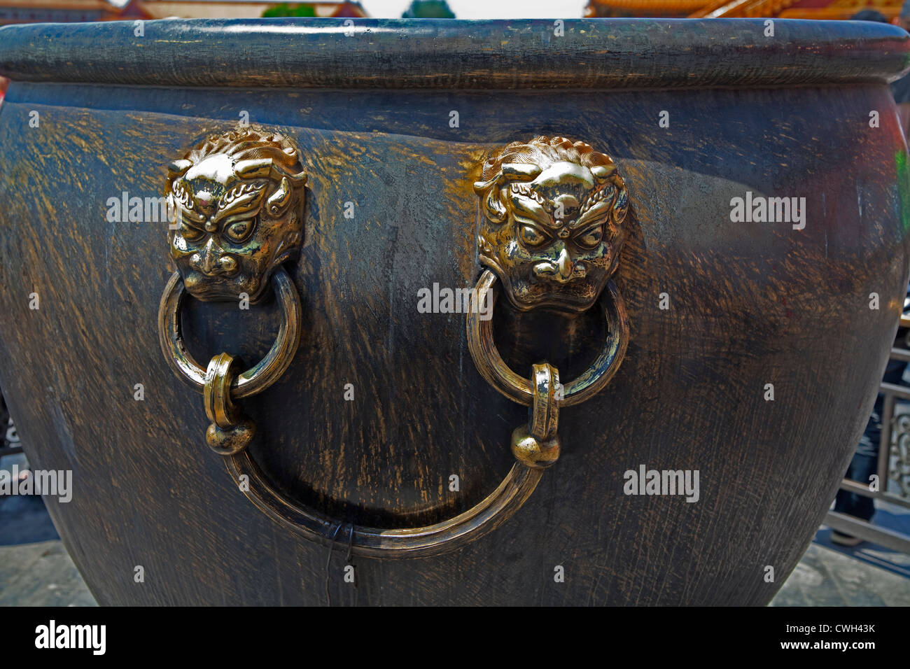 Antique Chinese Vase Metal Stock Photos Antique Chinese Vase