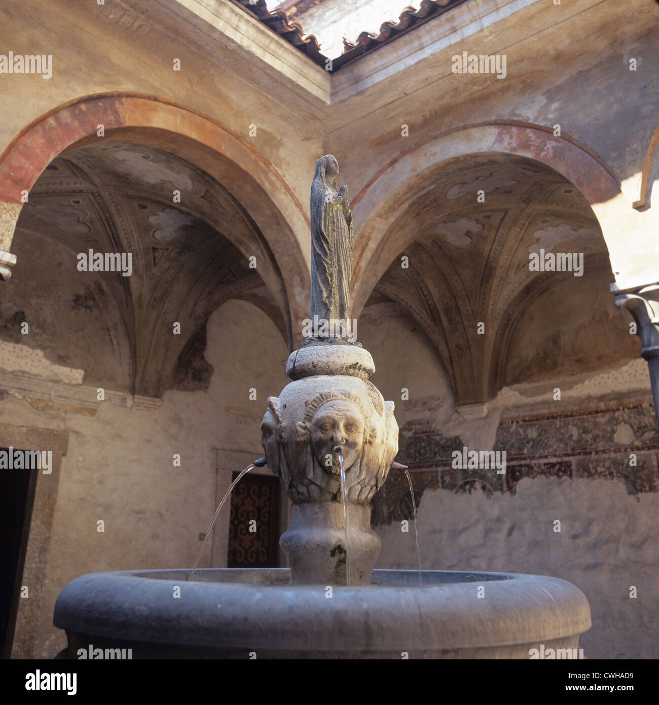 Brescia: fountain in the cloister of the church of San Francesco d'Assisi Stock Photo