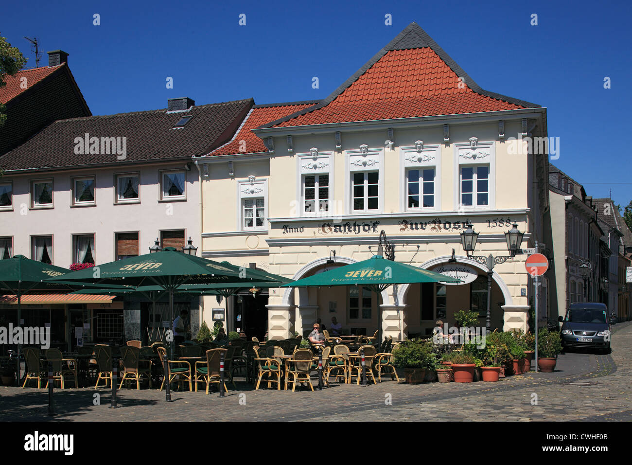 Hotel Zur Rose am Marktplatz in Krefeld-Huels, Niederrhein, Nordrhein-Westfalen Stock Photo